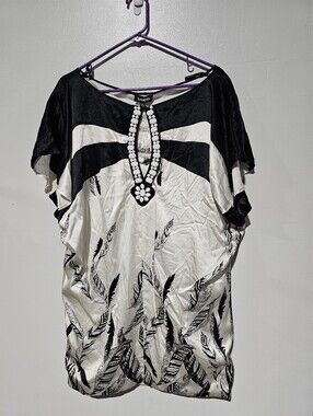 NWT vintage Y2K  Bebe silk kaftan top features a bold black and cream